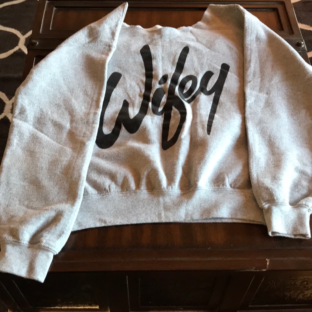 Sweatshirt